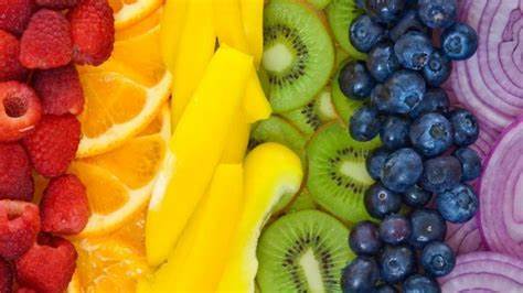 शहतूत खाने के फायदे जानकर आप हैरत में पड़ जाएंगे  शहतूत का फल खाने में जितना स्वादिष्ट होता है उतना सेहतमंद भी। आयुर्वेद में शहतूत के ढेरों फायदों का बखान है